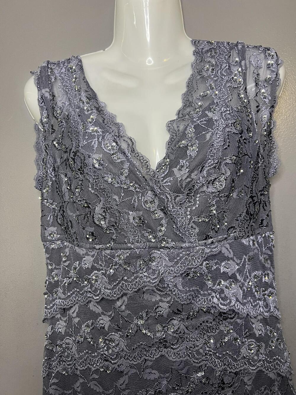 Blu Sage Dress Womens 10 Gray Lace Beaded V Neck Sheath Knee Length Party Formal